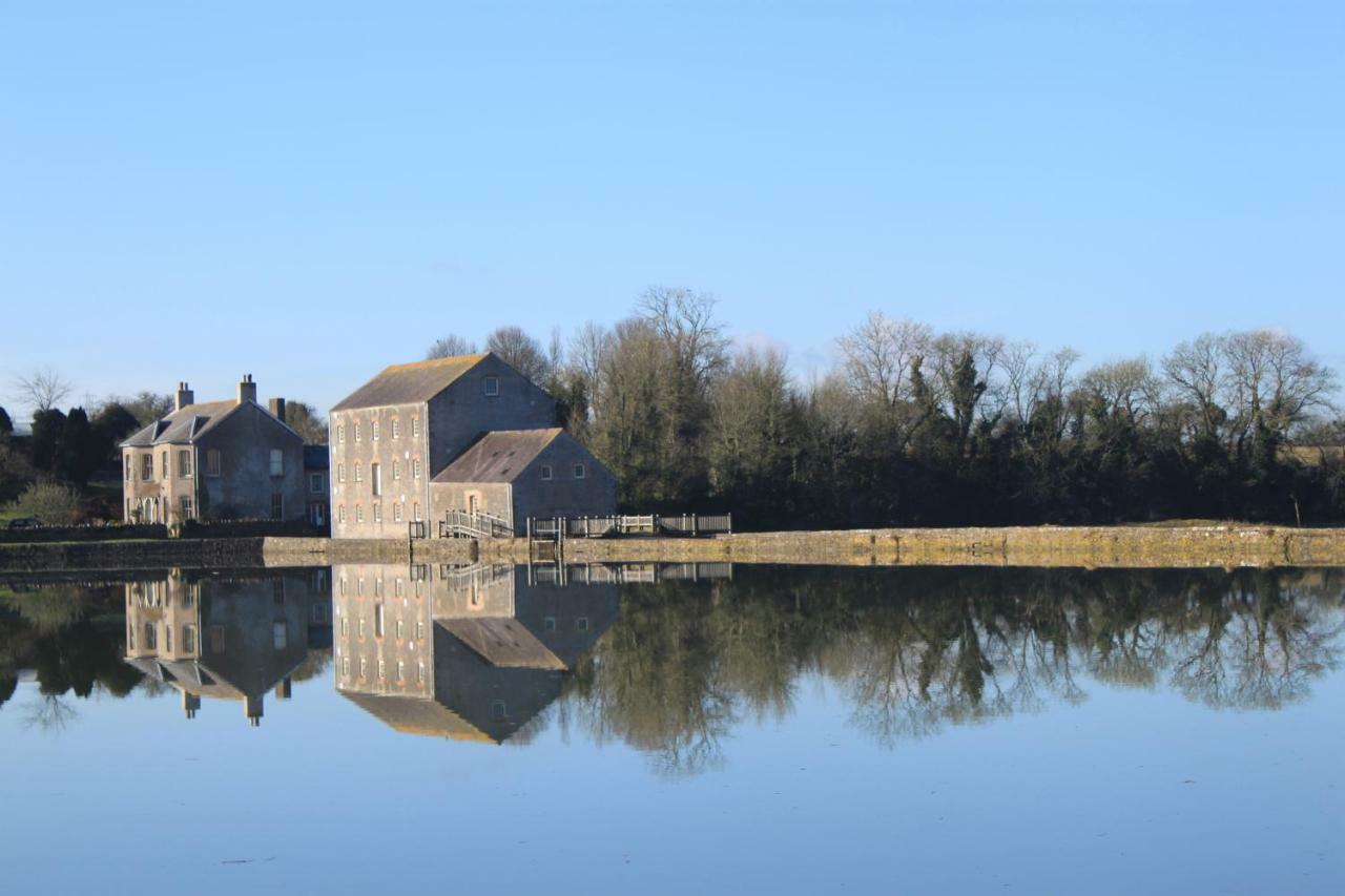 Carew Inn Exteriér fotografie